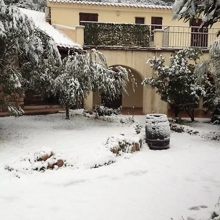 Bed & Breakfast Punto Di Ristoro Uttolo 3*